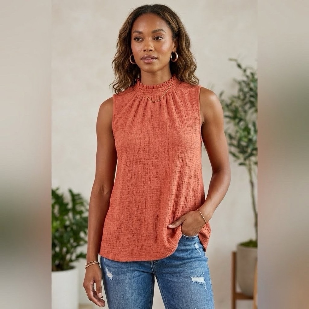 Cable & Gauge Smocked Ruffle Neck Sleeveless Textured Tank Top L